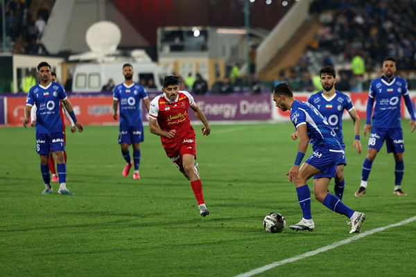 دیدار تیم‌های استقلال و پرسپولیس