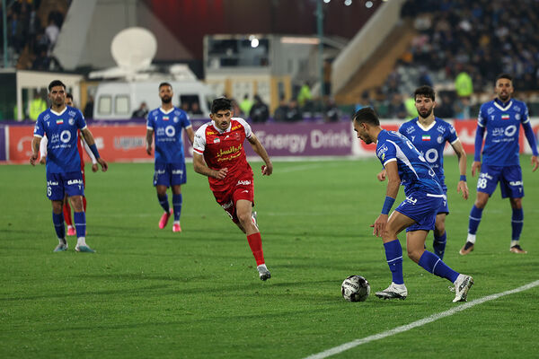 دیدار تیم‌های استقلال و پرسپولیس