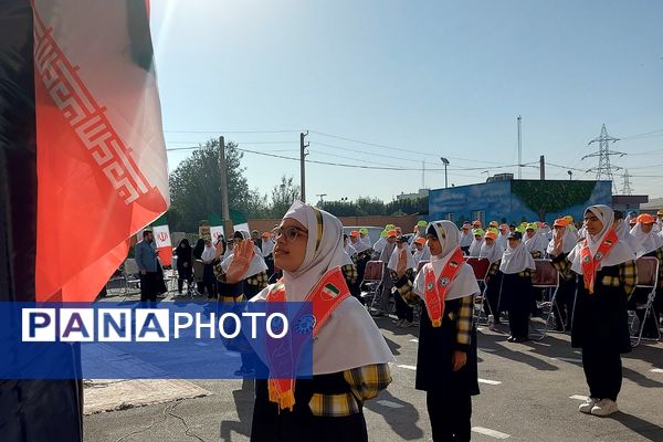 افتتاحیه پویش سلامت دهان و دندان و اجرای طرح وارنیش فلوراید در منطقه کهریزک 