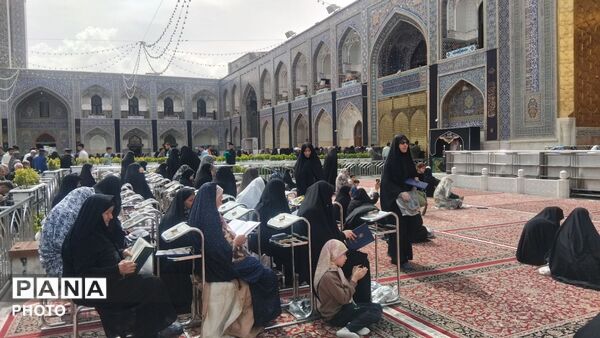 بهار که می‌رسد، صحن‌ها با موج زائران می‌تپد