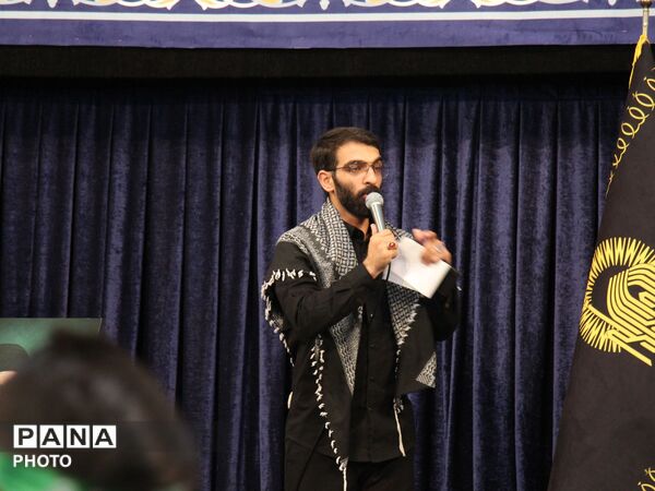 آیین احلی من العسل، در رواق امام خمینی حرم رضوی