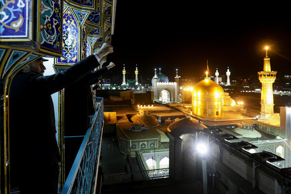 گلبانگ الله اکبر در حرم مطهر رضوی-1