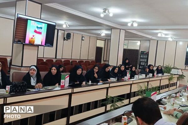  جلسه هم‌اندیشی معاونین و مربیان پرورشی در اداره آموزش و پرورش شهریار
