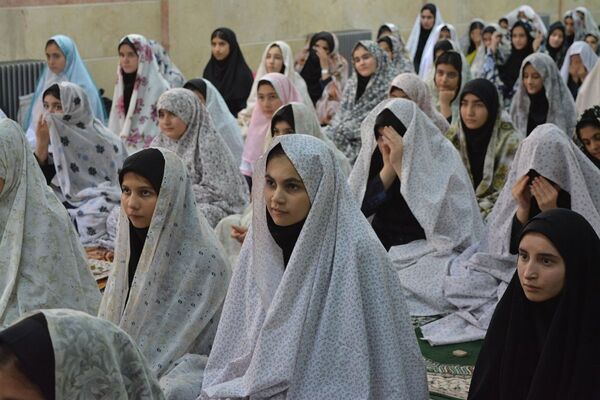 برگزاری مراسم مِهر با مُهر در بهارستان‌۲