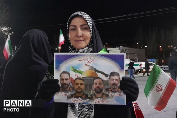 مردم بن تا پیروزی نهایی در خیابان می‌مانند