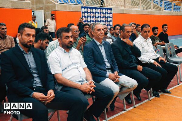 جشنواره والیبال خردسالان و نوجوانان تبریز با یاد «شهید راه خدمت»