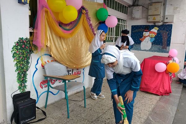 مراسم روز دختر و ولادت حضرت معصومه(س) در دبستان حضرت زهرا(س) یک‌ رودهن