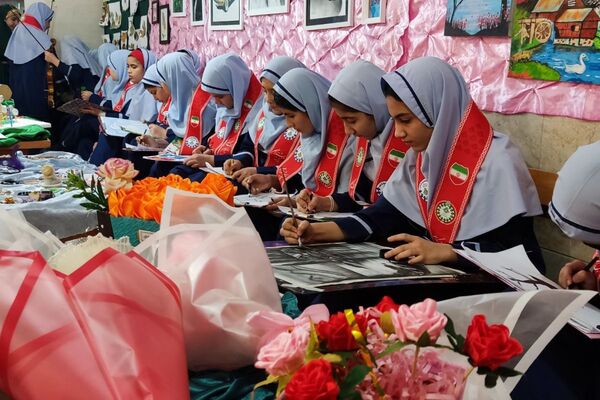 افتتاحیه جشنواره فرهنگی هنری ماها در دبستان قدر بهارستان۲