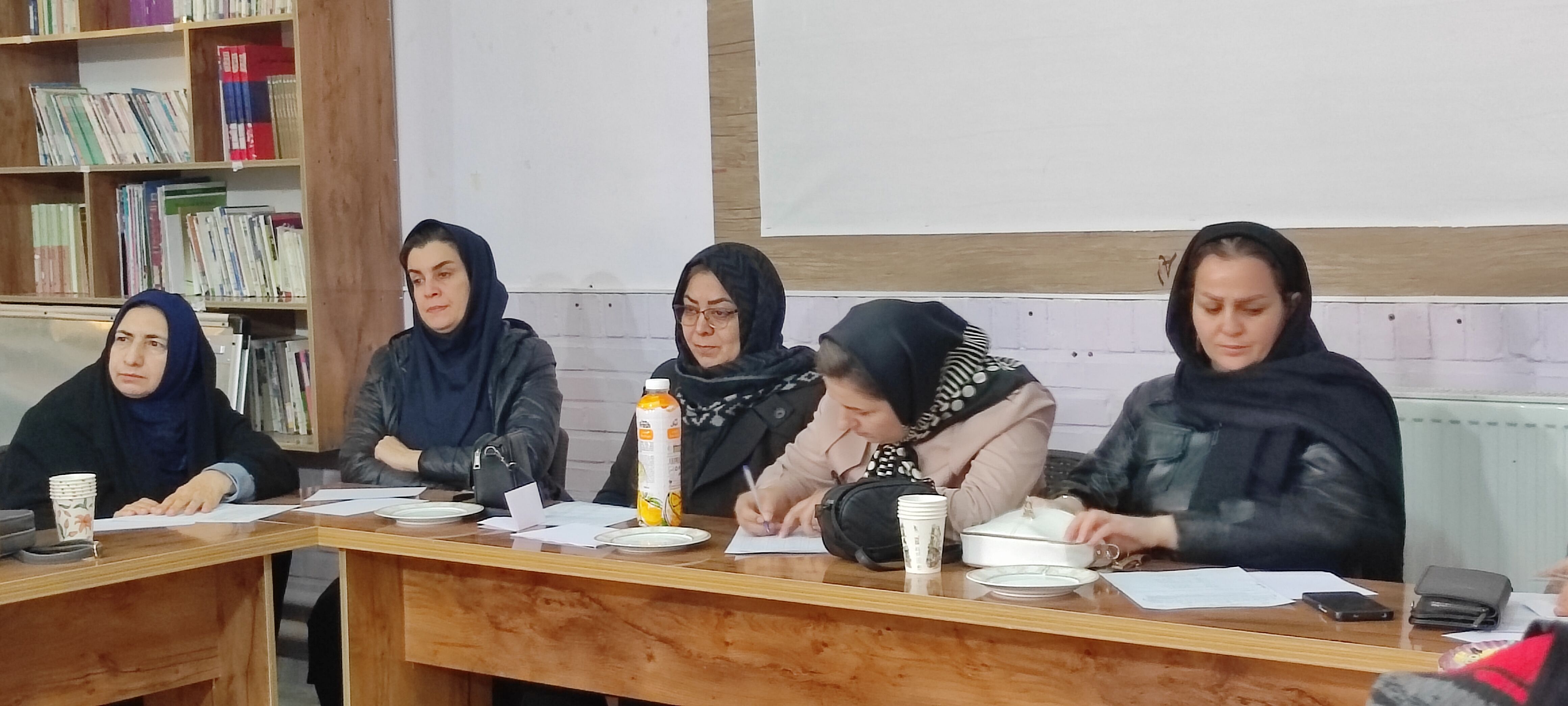 برگزاری کارگاه هدایت تحصیلی پایه نهم در دبیرستان فرزانگان شیروان