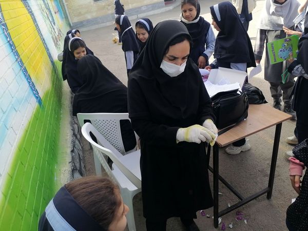 وارنیش فلوراید برای دانش آموزان دبستان ناهید نخودی 