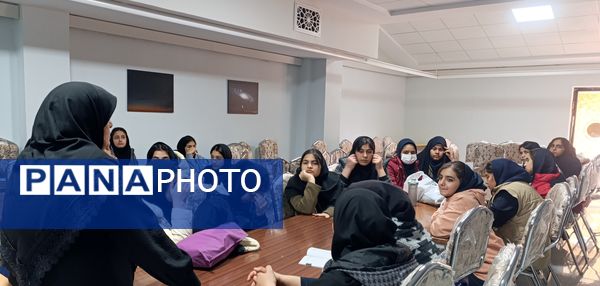 اردوی دانش‌آموزی تمشک مدارس دخترانه انصار و بعثت در زنجان