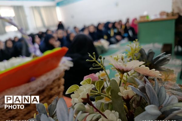 گامی مؤثر در مسیر رشد؛ گردهمایی همیاران مشاور دختر در ابوذر غفاری