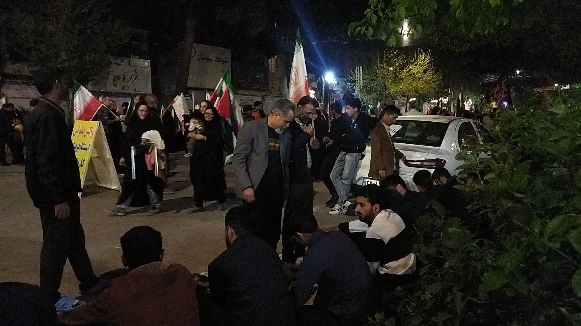 واکس صلواتی در خیابان امام خمینی نیشابور 