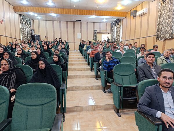 برگزاری جلسه انجمن اولیاء و مربیان دبیرستان نمونه دولتی پژوهش در آشخانه