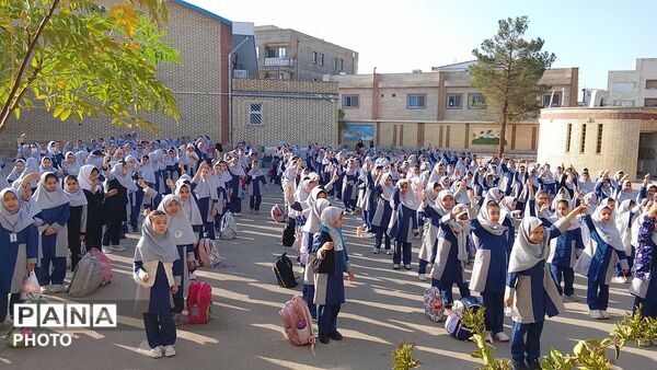 جشن میلاد حضرت زینب(س) و گرامیداشت روز پرستار در مدرسه سردار شهید قاسم سلیمانی