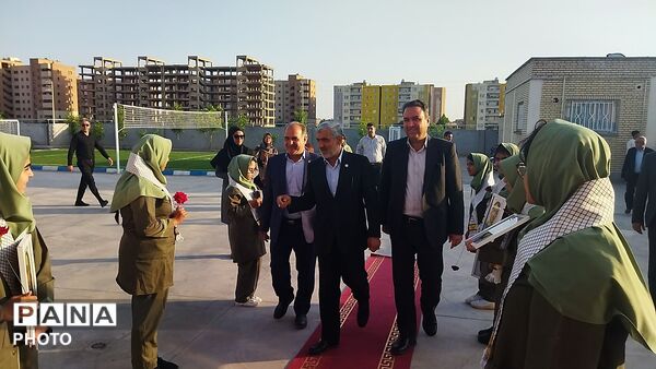 آیین افتتاح پیش دبستانی و دبستان اوتیسم حاجیه مهری سادات اسداللهی با حضور معاون وزیر آموزش و پرورش 