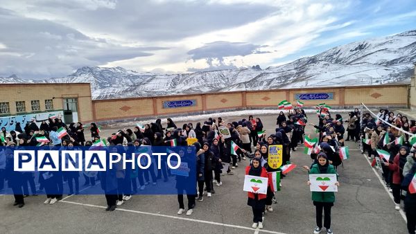 طنین چهل و هفتمین زنگ انقلاب در مدارس شهرستان هوراند