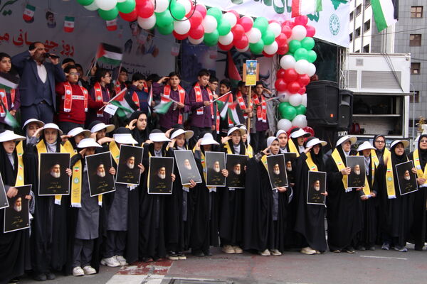 حضور بی‌نظیر دانش‌آموزان پایتخت در یوم الله 13 آبان