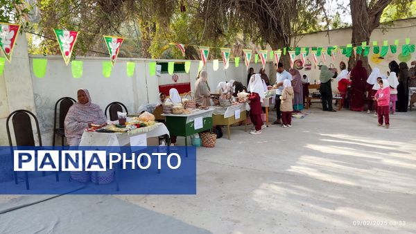 بازارچه کسب و کار دانش‌آموزی در دبستان مولوی فین 
