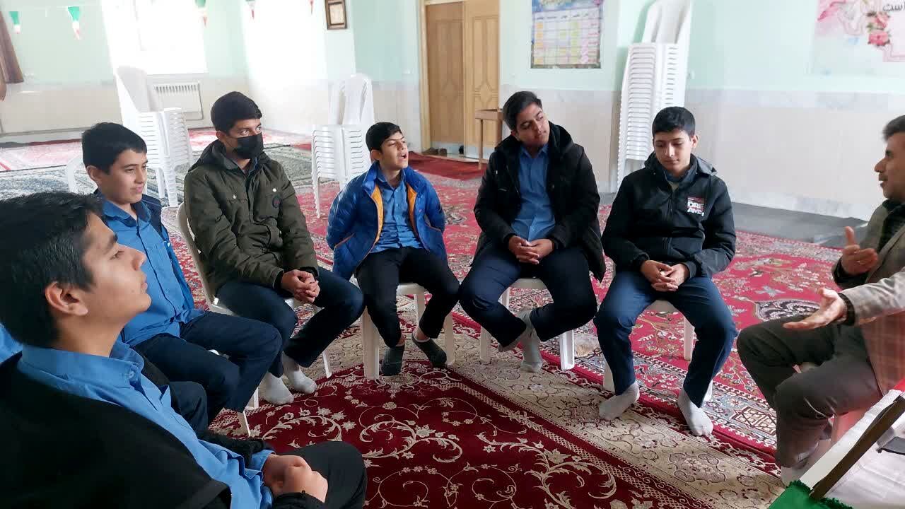 دومین جلسه شورای دانش‌آموزی دبیرستان مرحوم اسماعیلی 