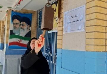 نواخته شدن زنگ انقلاب در فارسان
