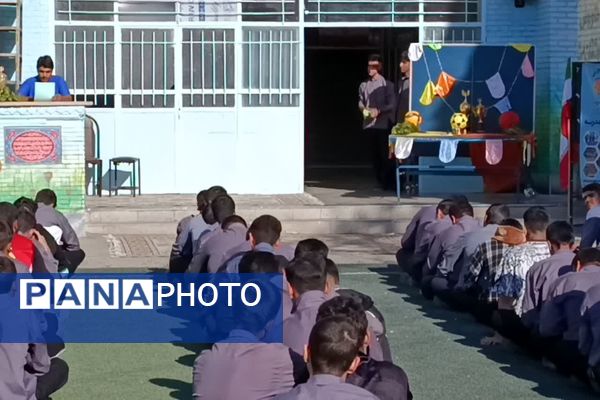 المپیاد ورزشی درون مدرسه‌ای با نمایش منش پهلوانی