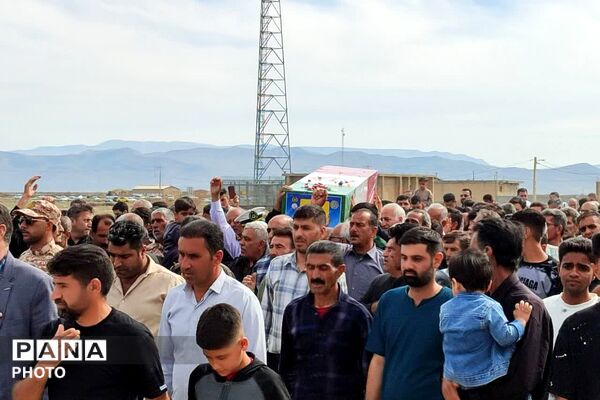 مراسم تشییع شهید ناو دنا در کمجان