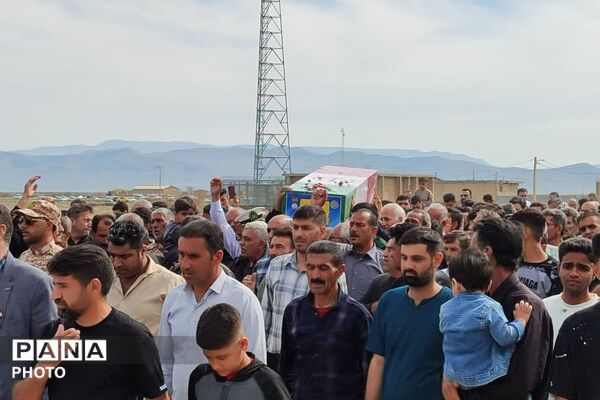 مراسم تشییع شهید ناو دنا در کمجان