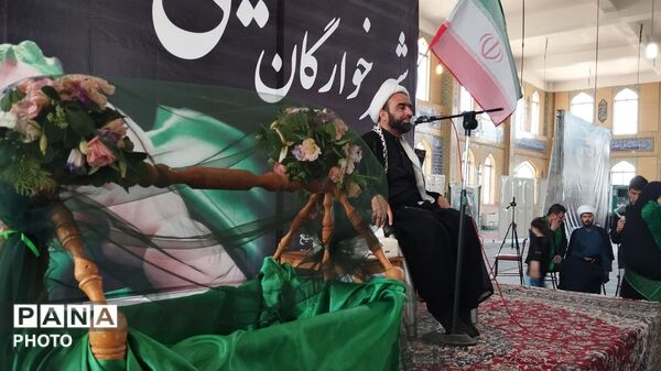 حضور زیبای مادران به همراه فرزندانشان در مراسم شیرخوارگان
