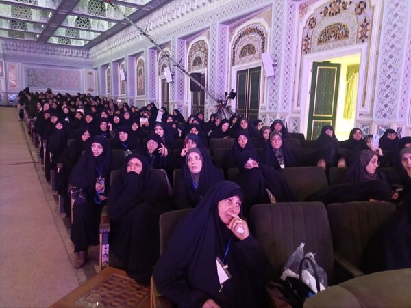 شب شعر آیینی پیرغلامان حسینی برگزار شد