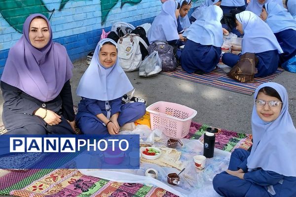 برگزاری اردو درون مدرسه‌ای در بهارستان ۲