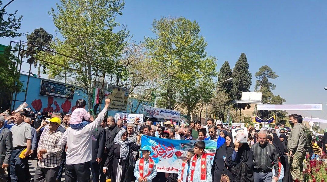 مسئولان شیراز گام‌به‌گام با مردم در راهپیمایی روز قدس شرکت کردند