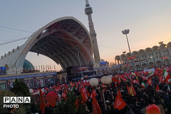 فریاد نسل نو در سوگ رهبر؛ مشقِ وفاداری در قابِ تشییع 