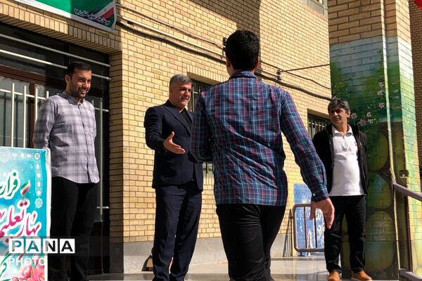 آیین سپاس مربی با حضور پیشتازان سازمان دانش آموزی در ناحیه دو شهرری 