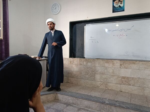 گفتمان دینی در دبیرستان دخترانه فاطمیه کاشمر
