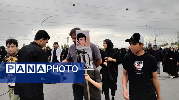 مراسم بزرگداشت شهدای خدمت با حضور نوجوانان انقلابی