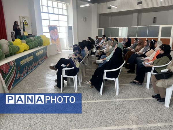 برگزاری جلسه اولیا و مربیان پایه اول دبستان شهید تندگویان