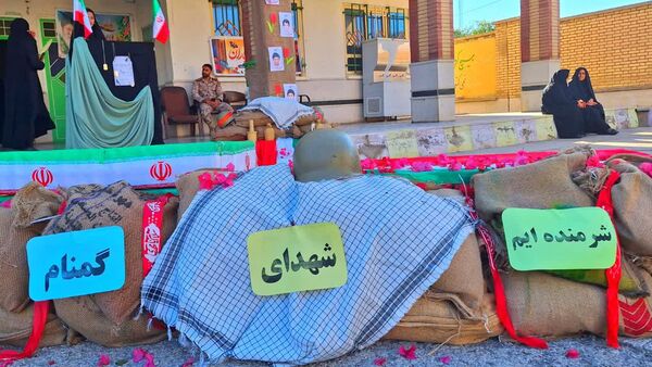 استقبال از شهدای گمنام در دبیرستان حضرت زینب(س) شهرستان لنده