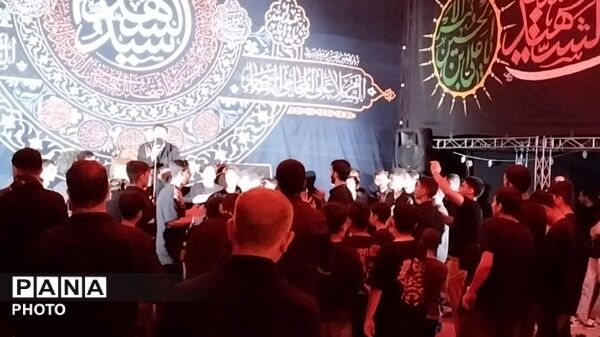 عشق و ارادت نوجوانان شهر هشتگرد به اباعبدالله الحسین(ع)