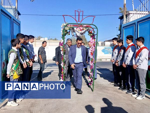 افتتاح استانی طرح «پهلوان سعید» و سه زمین چمن مصنوعی در کاشمر 