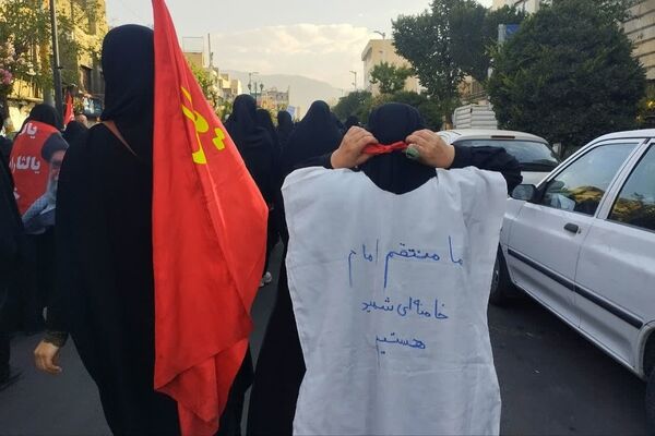 خروش ملت در بدرقه پیکر رهبر شهید