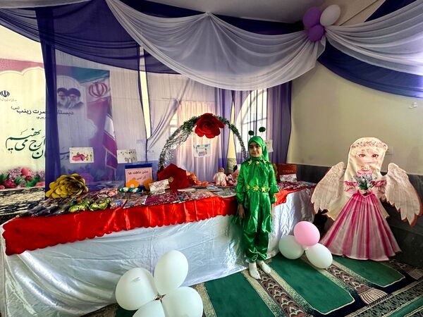 جشن عاطفه‌ها در دبستان حضرت زینب(س) شهر اراک
