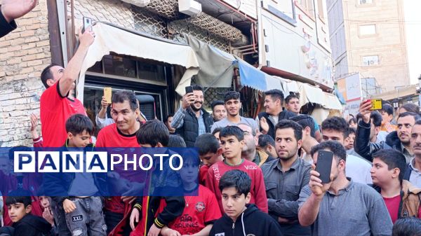 ملکان در پرتو هنر و معنویت؛ جشن میلاد امام رضا (ع) در بازار نوسازی شده