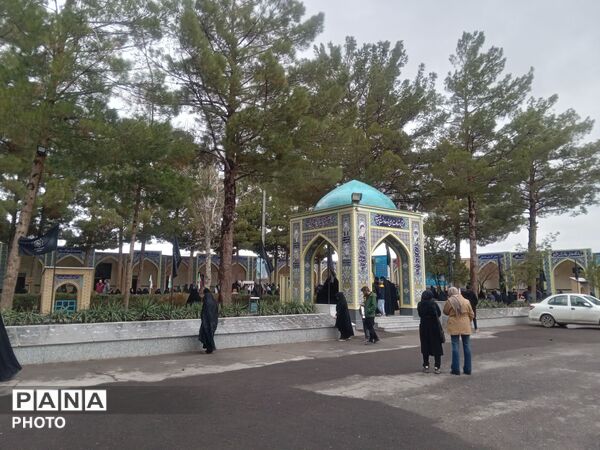 وداع با پیکر مطهر شهید فرشاد بنام در گلزار شهدا نیشابور 