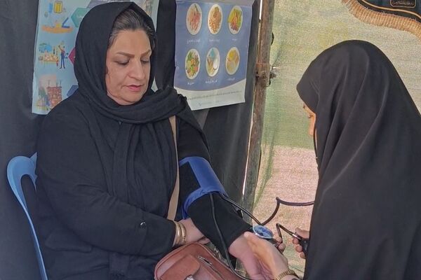 برپایی نمایشگاه "مادرم فاطمه" در دبیرستان مهر نیشابور