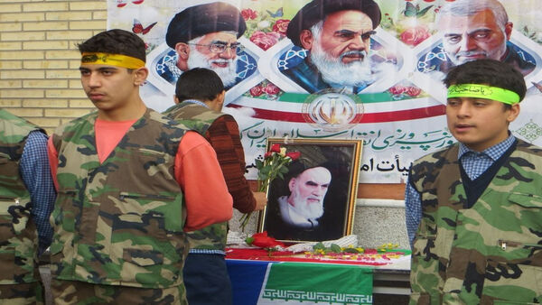 جشن انقلابی و جهاد تبیین در دبیرستان فرهنگ شهید پرکار مراغه