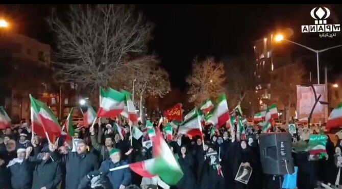 مردم انقلابی شهرستان بیجار، خستگی ناپذیر میدان داری می کنند