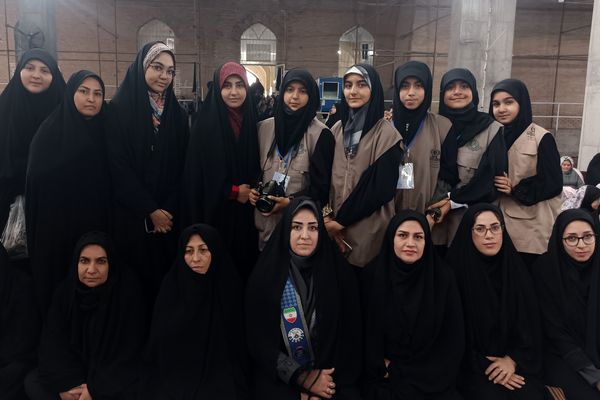 میز خدمت اداره آموزش وپرورش نیشابور در نماز جمعه 