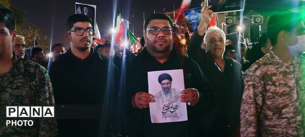 اجتماع میثاق  با امام شهید و بیعت با سومین رهبر انقلاب اسلامی در گچساران