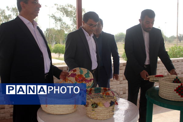 جشنواره غذا و صنایع دستی در اردوی تمشک دختران استان بوشهر